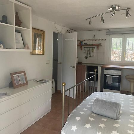 Retreat Studio Санта Еулалия дел Рио Екстериор снимка
